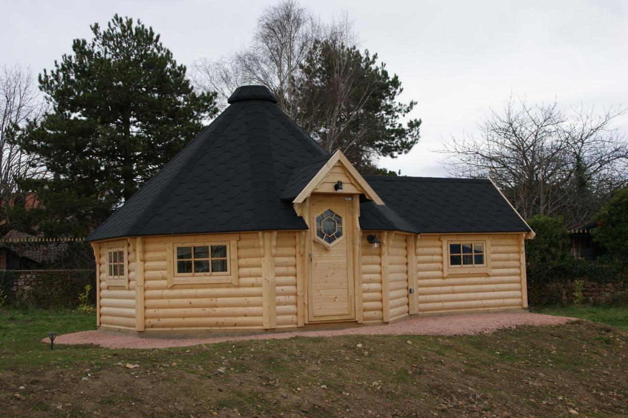 Les Cabanes Du Grand Nord Pradines  Exterior photo