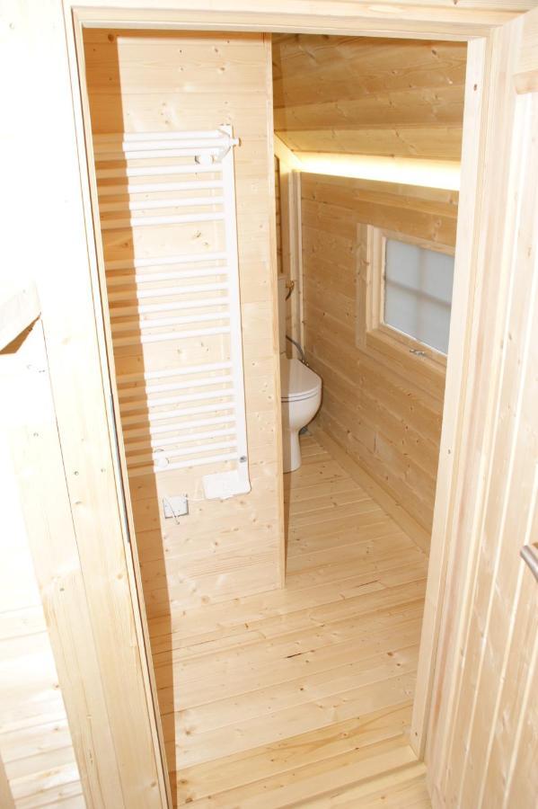 Les Cabanes Du Grand Nord Pradines  Exterior photo